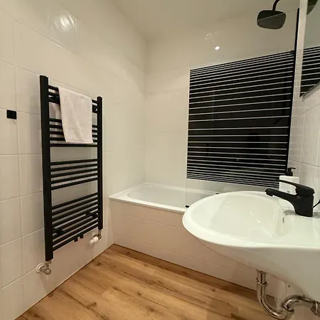 Zentral - Modernes - Netflix *